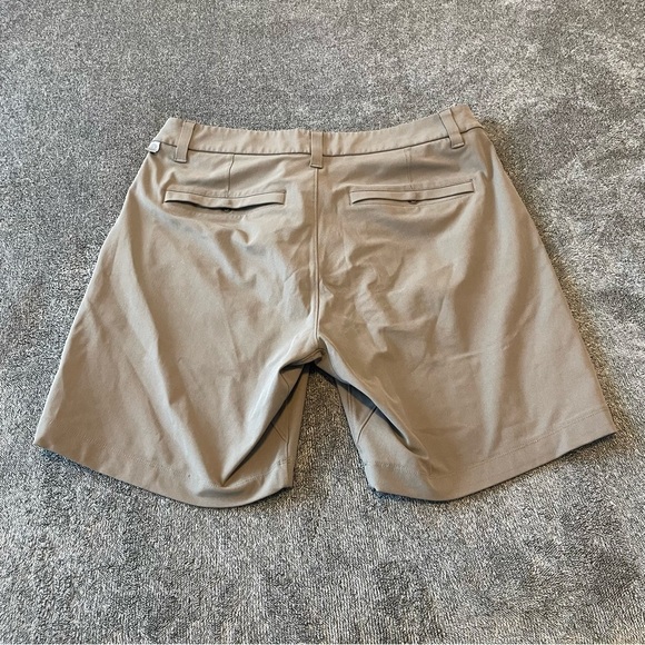 Lululemon Commission Short 7" *Warpstreme
Grey Sage (First Release) Size 30 - Picture 5 of 12